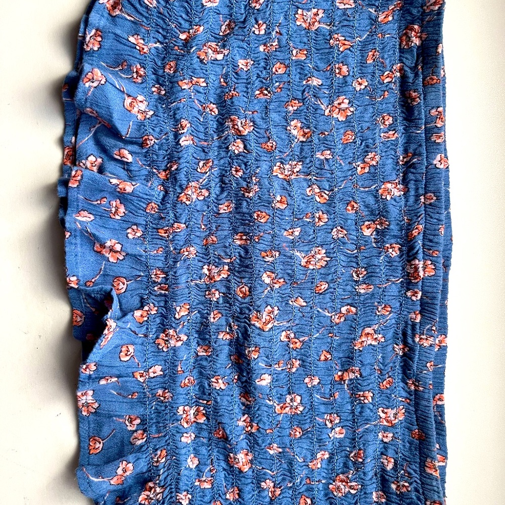 crop top blue with flowers